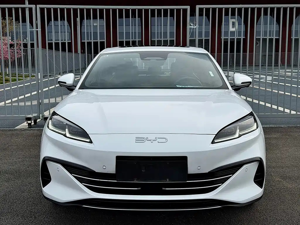 Seal 06 2025 DM-i Smart Driving Edition 120KM Exclusive Type купить на сайте DeffCars