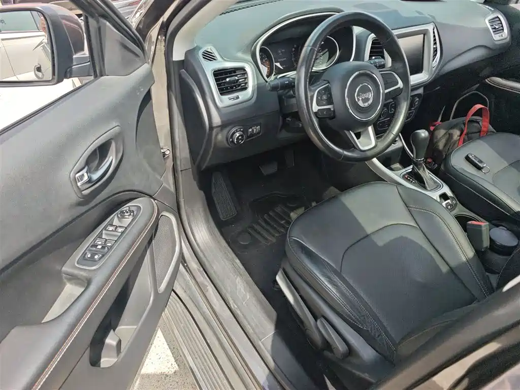 Compass 2017 200T Automatic Home Edition купить на сайте DeffCars
