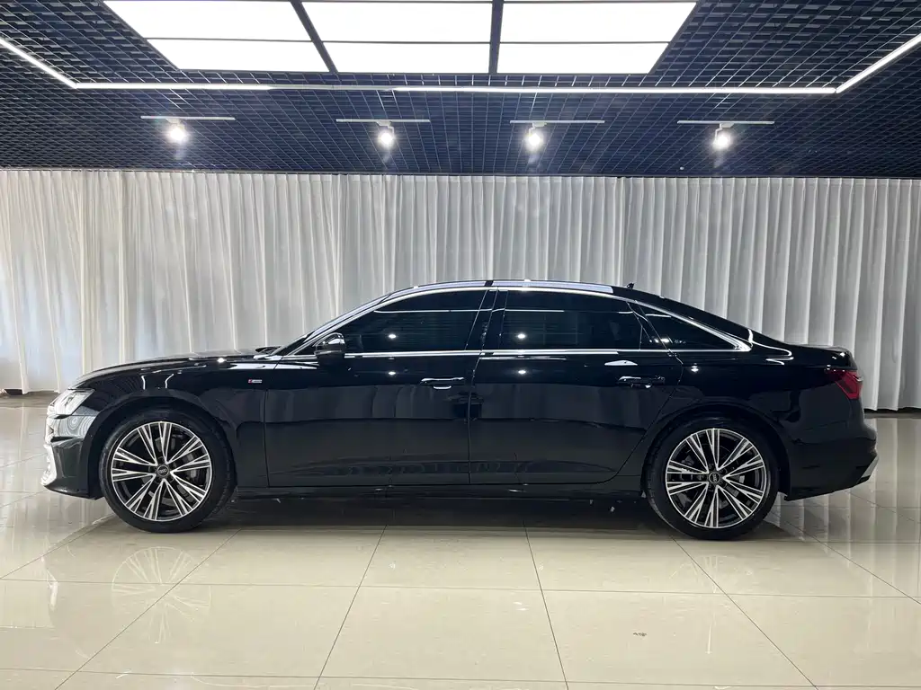 Audi A6L 2024 45 TFSI quattro exclusive dynamic model купить на сайте DeffCars