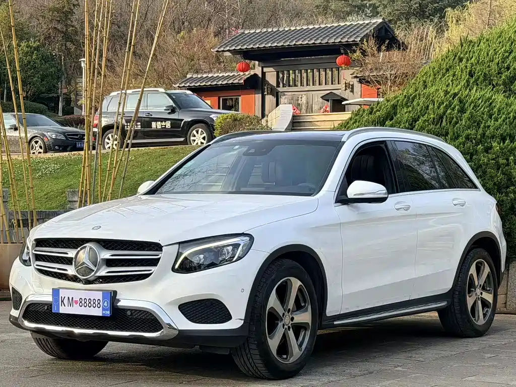 Mercedes-Benz GLC 2016 GLC 300 4MATIC Dynamic купить на сайте DeffCars