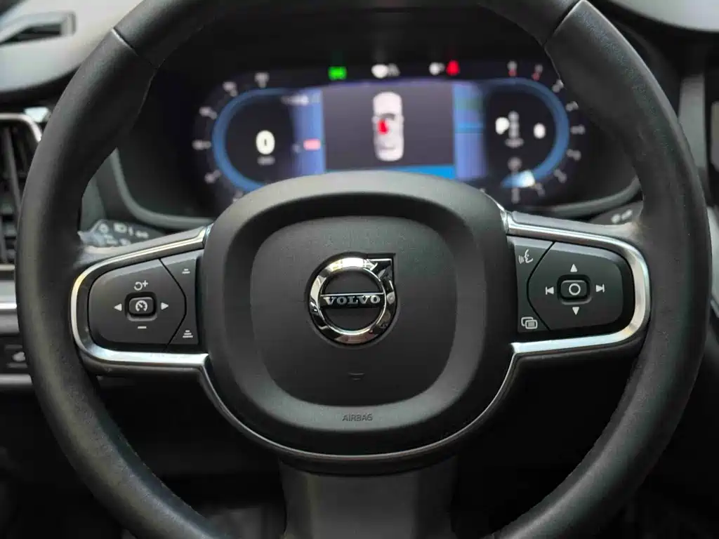 Volvo S60 2023 B4 Zhiyuan Luxury Edition купить на сайте DeffCars