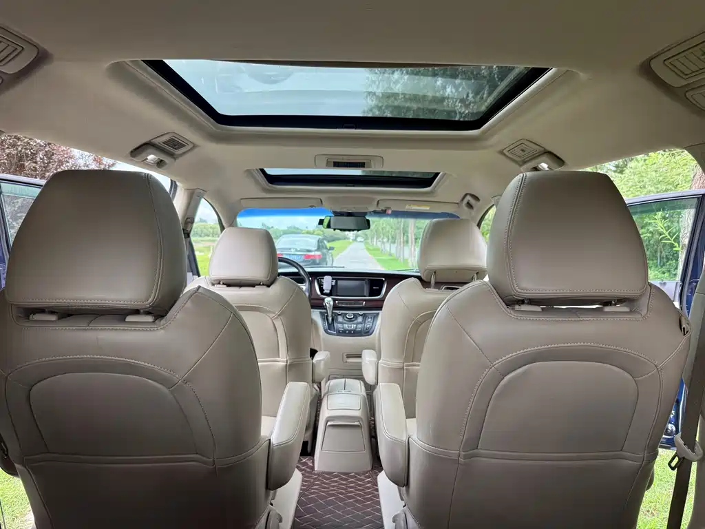 Buick GL8 2014 2.4L LT luxury business executive version купить на сайте DeffCars