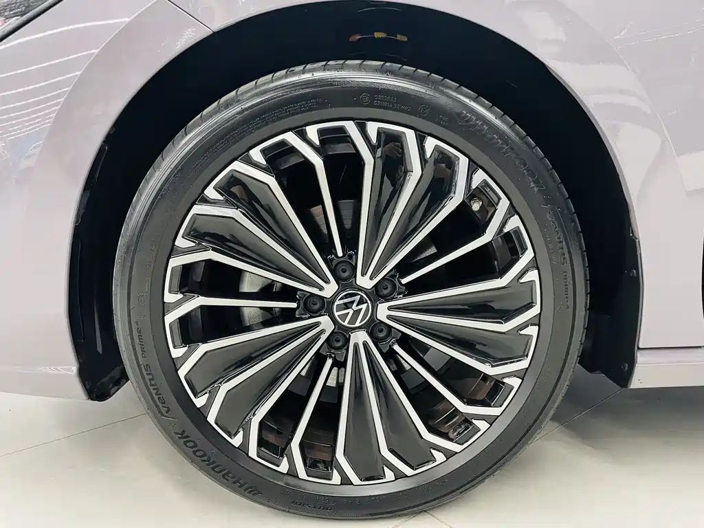 Passat 2025 Pro 380TSI Dragon Edition купить на сайте DeffCars
