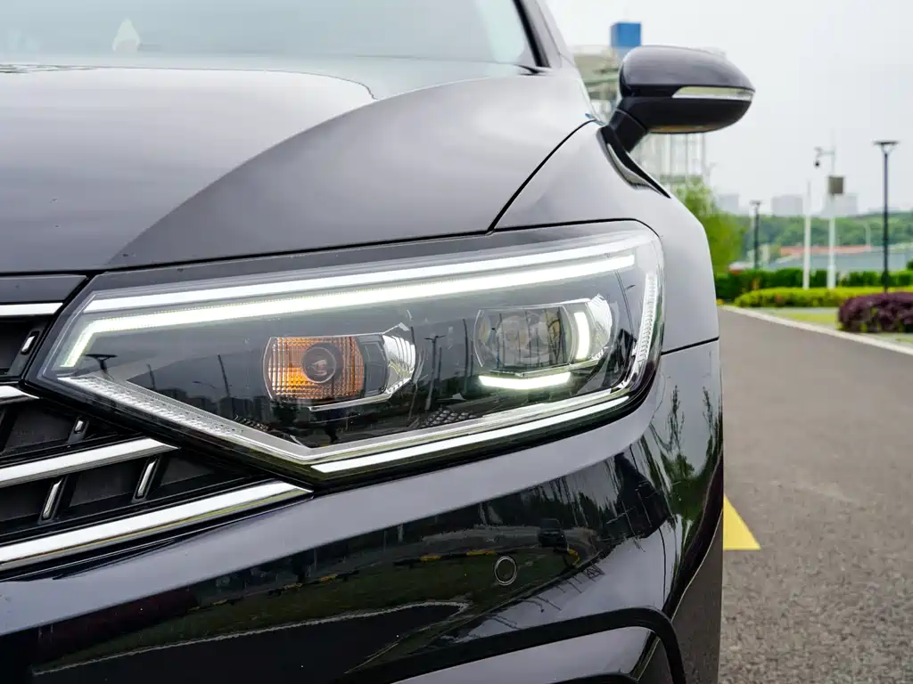 Magotan 2023 2 million commemorative edition 330TSI DSG luxury model купить на сайте DeffCars
