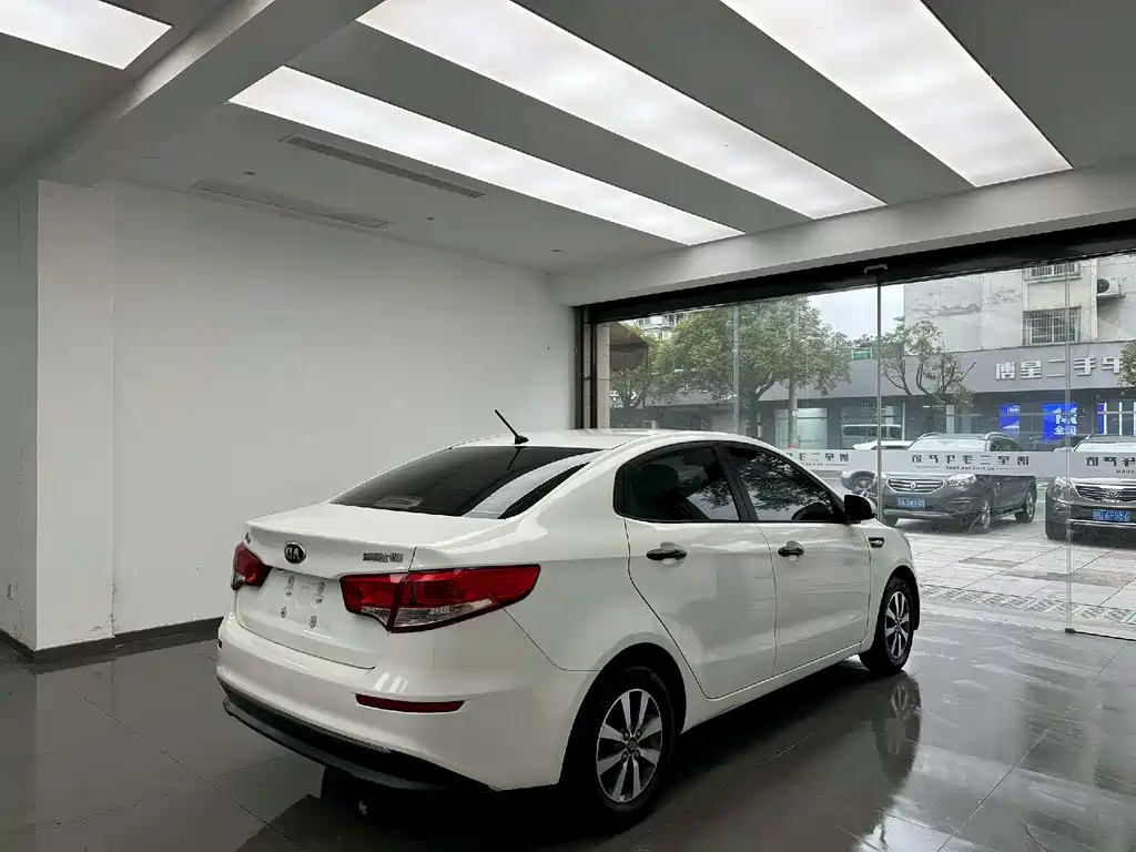 Kia K2 2015 Sedan 1.4L AT GLS купить на сайте DeffCars