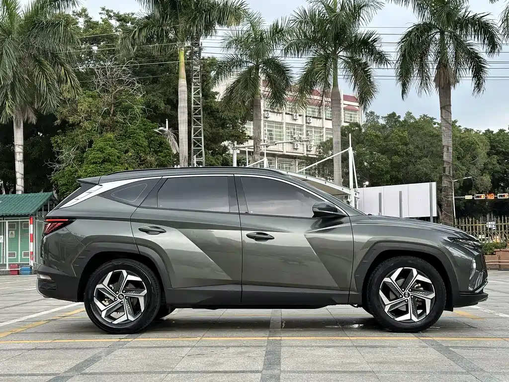 Tucson 2023 Tucson L 1.5T automatic two-wheel drive LUX premium version купить на сайте DeffCars