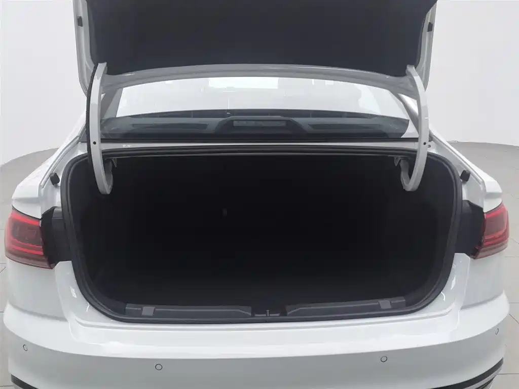 Bora 2023 model 200TSI DSG Yuexing PRO version купить на сайте DeffCars