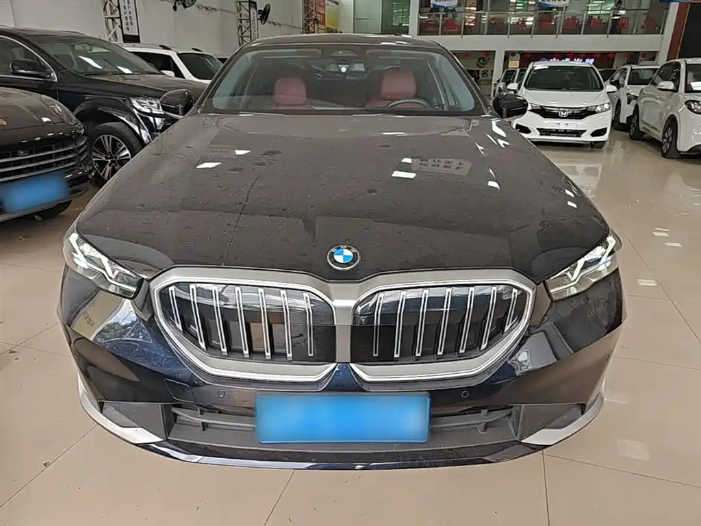 BMW 5 Series 2024 530Li Leading Luxury Package купить на сайте DeffCars
