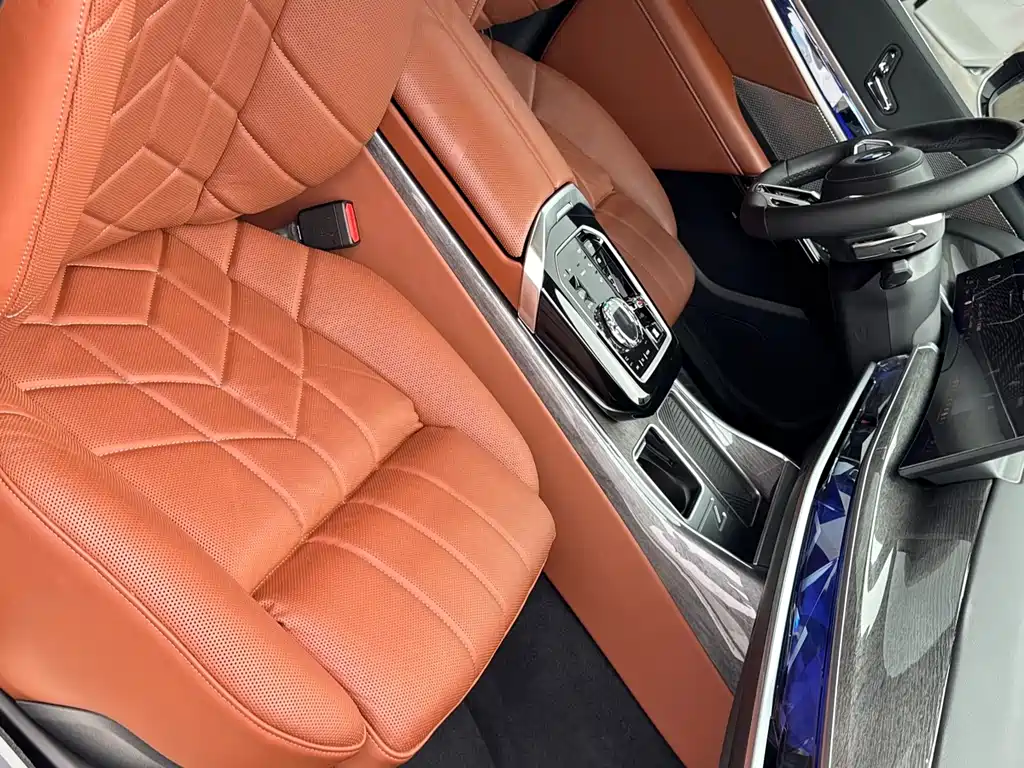 BMW 7 Series 2023 facelift 740Li exclusive M sports package купить на сайте DeffCars