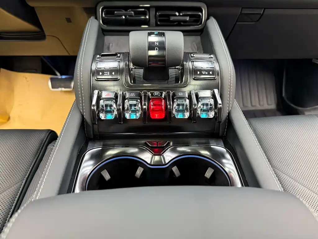 Leopard 5 2025 Yunnan Laser Qiankun Smart Driving Edition купить на сайте DeffCars