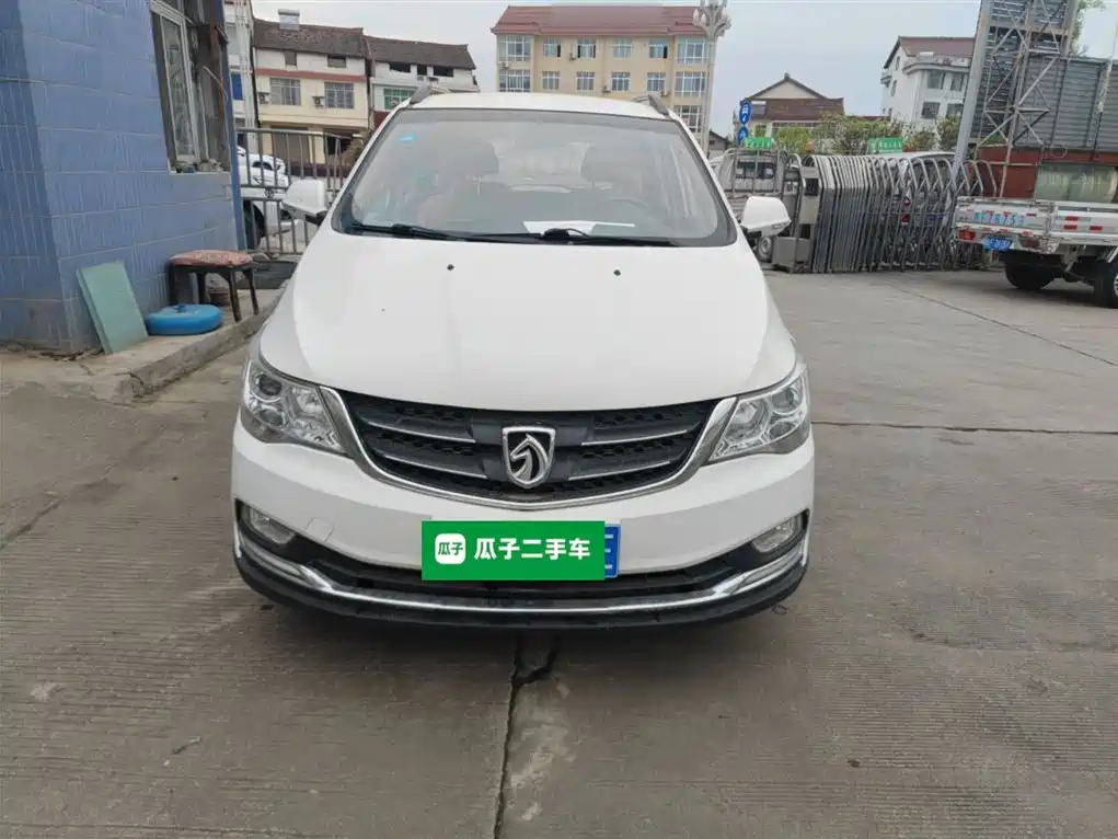 Baojun 730 2016 1.5L manual comfort type 7 seats National V купить на сайте DeffCars