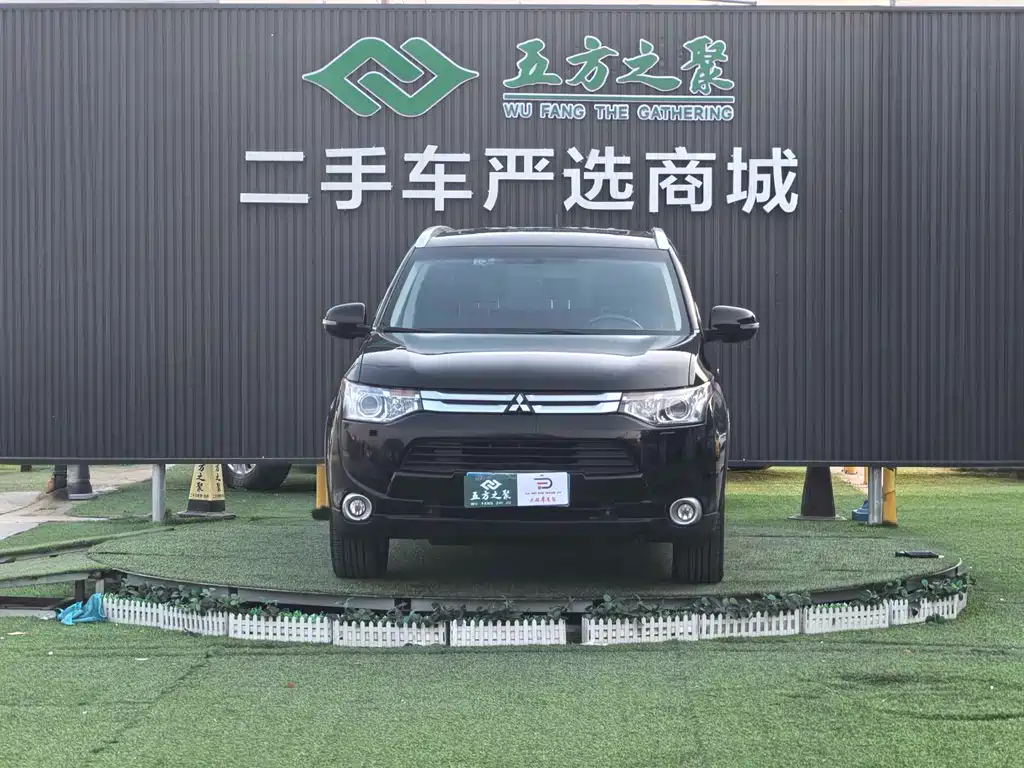 Outlander imported 2014 2.4L four-wheel drive luxury value version, 5 seats купить на сайте DeffCars