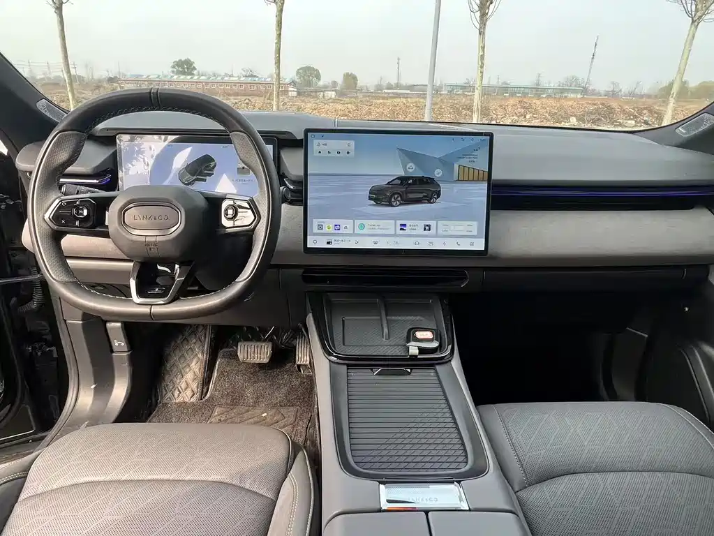 Lynk & Co 08 EM-P 2025 model 245km ultra-long battery life Pro купить на сайте DeffCars