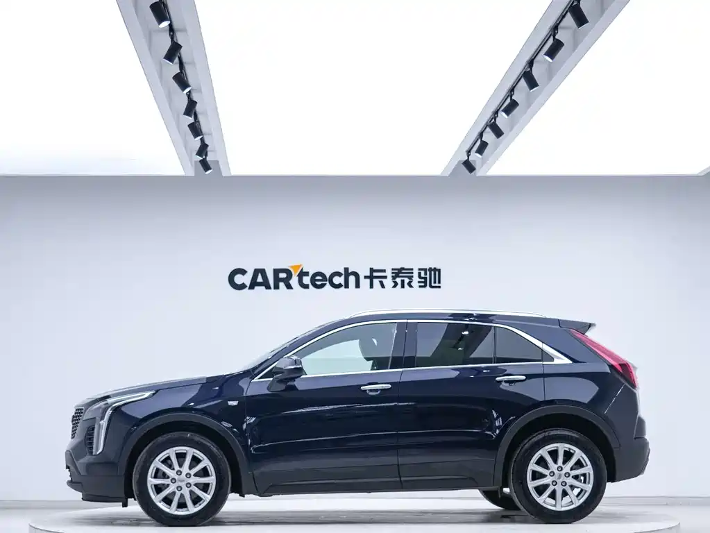 Cadillac XT4 2022 28T two-wheel drive fashion model купить на сайте DeffCars