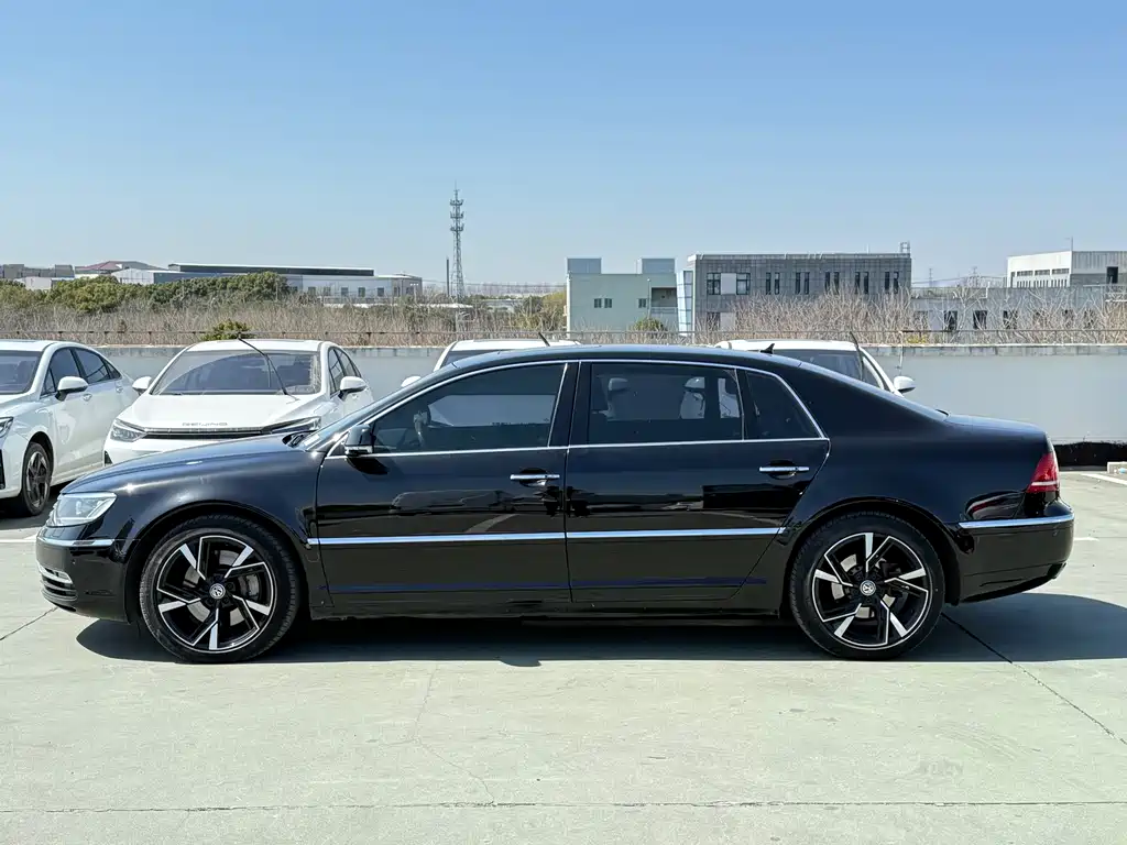 Phaeton 2011 4.2L V8 4-seat extended Individual version купить на сайте DeffCars