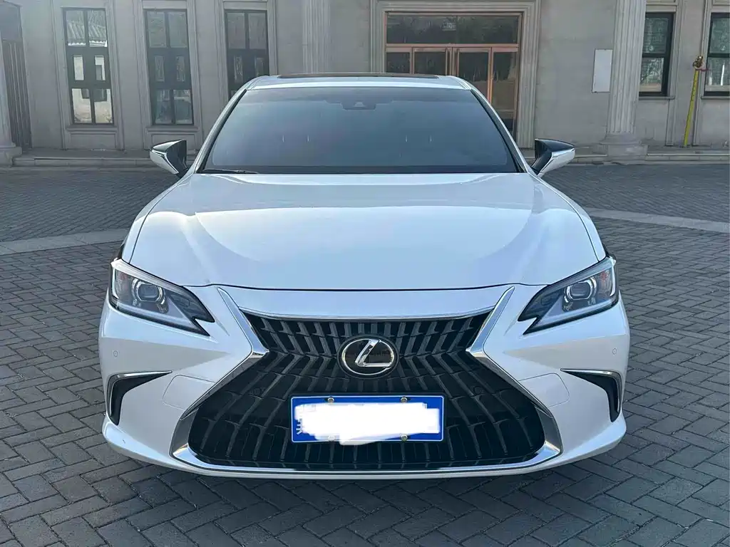 Lexus ES 2023 200 Excellence Edition купить на сайте DeffCars