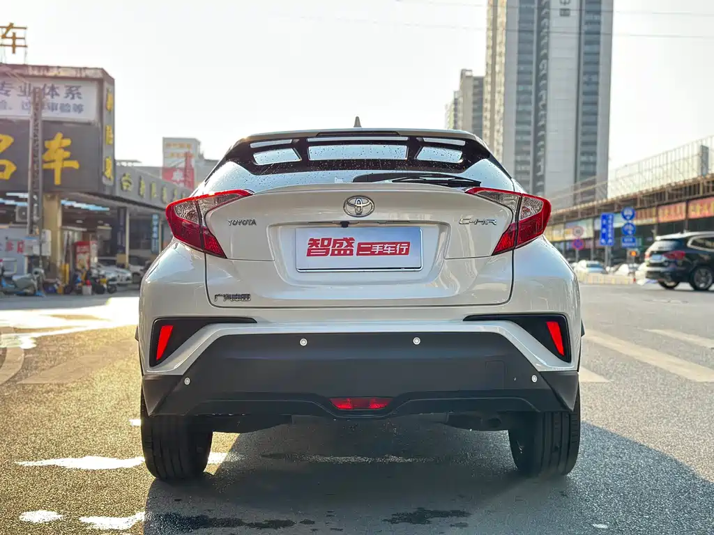 Toyota C-HR 2020 2.0L Leading Edition купить на сайте DeffCars