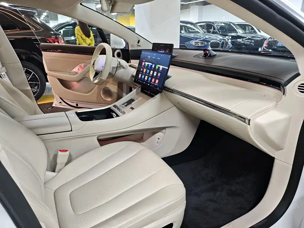 Zhijie S7 2025 model 705km Max купить на сайте DeffCars