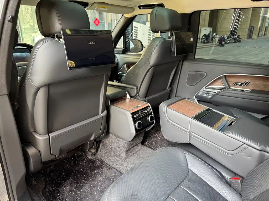 Range Rover 2024 3.0 L6 400PS Genesis Extended Edition купить на сайте DeffCars