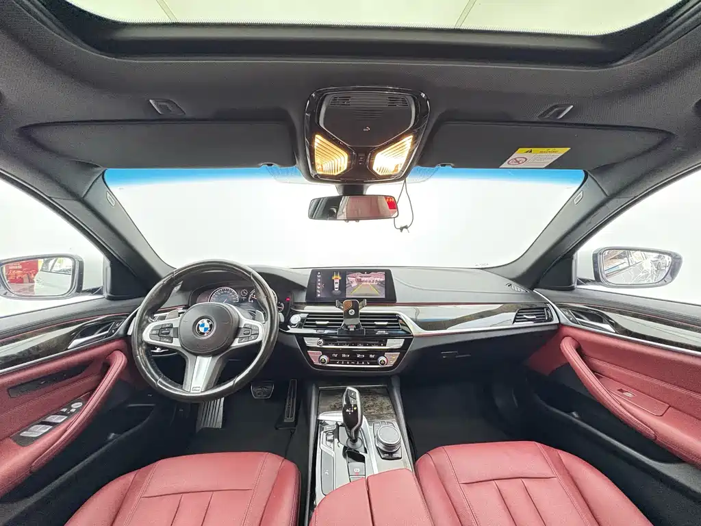 BMW 5 Series 2018 facelift 530Li leading M sports package купить на сайте DeffCars