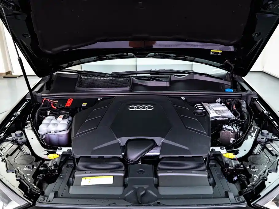 Audi Q7 2023 55 TFSI quattro S line sports купить на сайте DeffCars