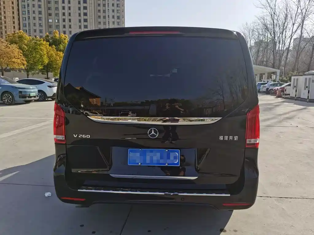 Mercedes-Benz V-Class 2022 V 260 L Long Wheelbase Luxury Edition купить на сайте DeffCars