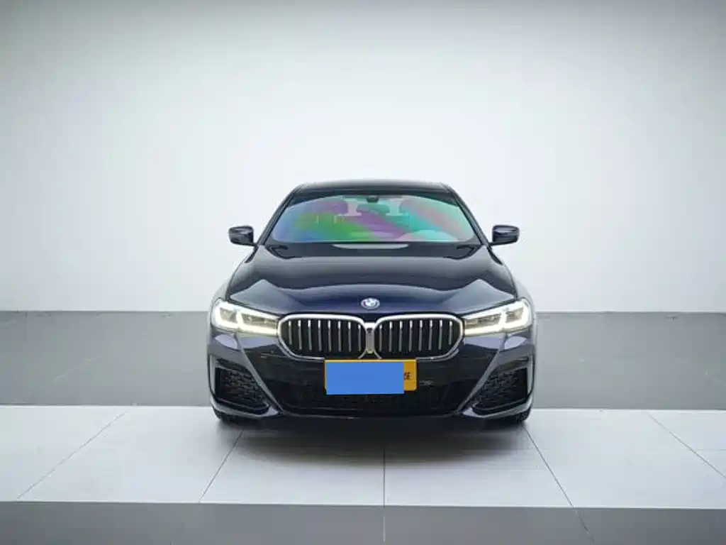 BMW 5 Series 2023 530Li Leading M Sports Package купить на сайте DeffCars