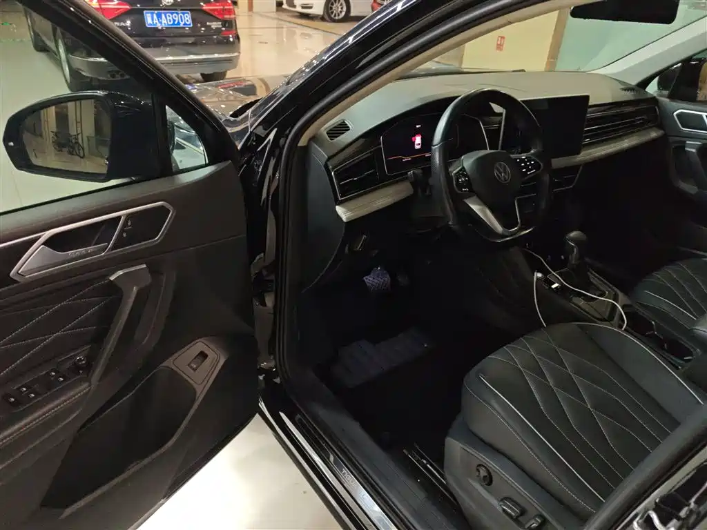 Tiguan L 2022 330TSI automatic two-wheel drive comfort version купить на сайте DeffCars