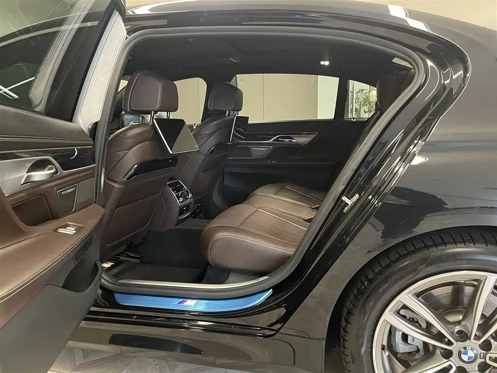 BMW 7 Series 2018 730Li Exclusive M Sports Package купить на сайте DeffCars