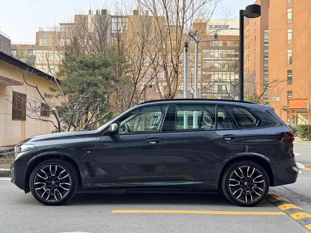 BMW X5 2023 xDrive 40Li M Sports Night Package купить на сайте DeffCars