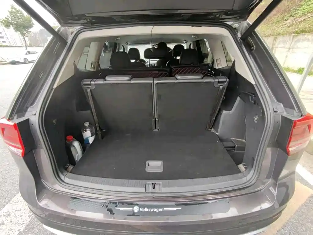 Touron 2019 380TSI four-wheel drive comfort version National VI купить на сайте DeffCars