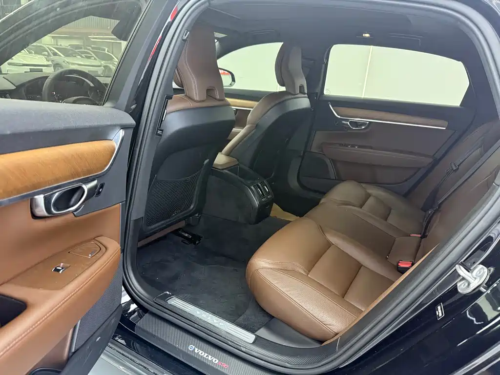 Volvo S90 2023 B5 Zhiyi Luxury Edition купить на сайте DeffCars