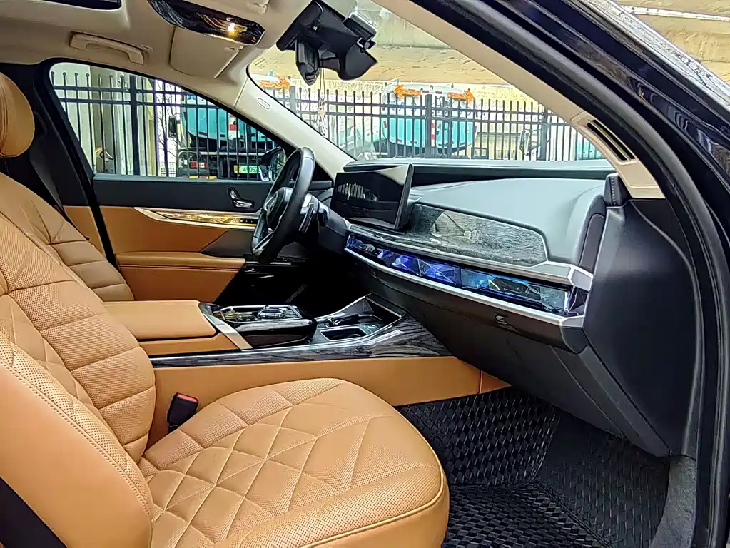 BMW 7 Series 2023 735Li M Sports Package купить на сайте DeffCars