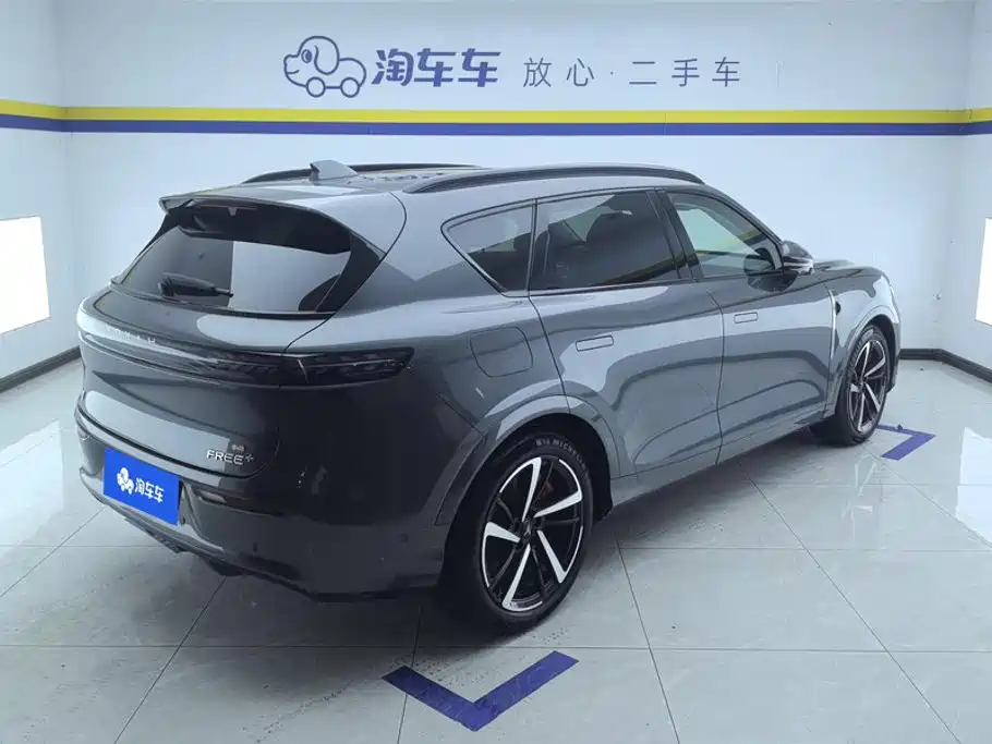 Lantu FREE 2025 FREE+ four-wheel drive Qiankun version купить на сайте DeffCars