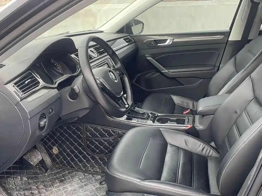 Passat 2017 330TSI DSG Premium Edition купить на сайте DeffCars