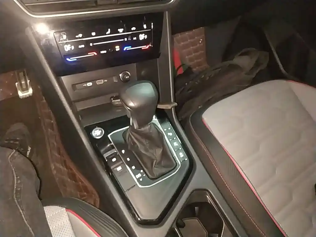 Tiguan L 2023 330TSI automatic two-wheel drive R-Line flagship version купить на сайте DeffCars