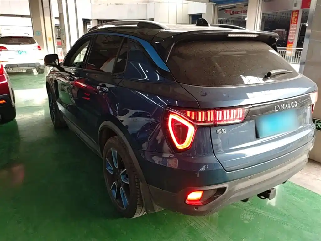 Lynk & Co 01 2017 2.0T 2WD Yao Pro Edition купить на сайте DeffCars