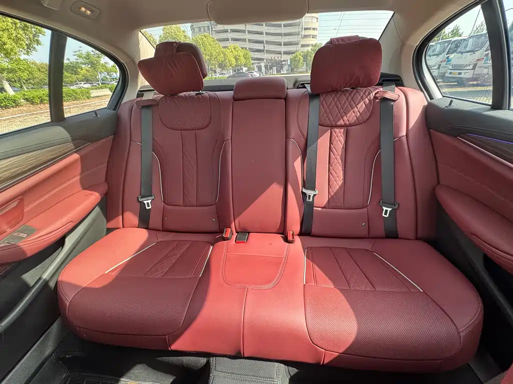 BMW 5 Series 2023 530Li Leading Luxury Package купить на сайте DeffCars