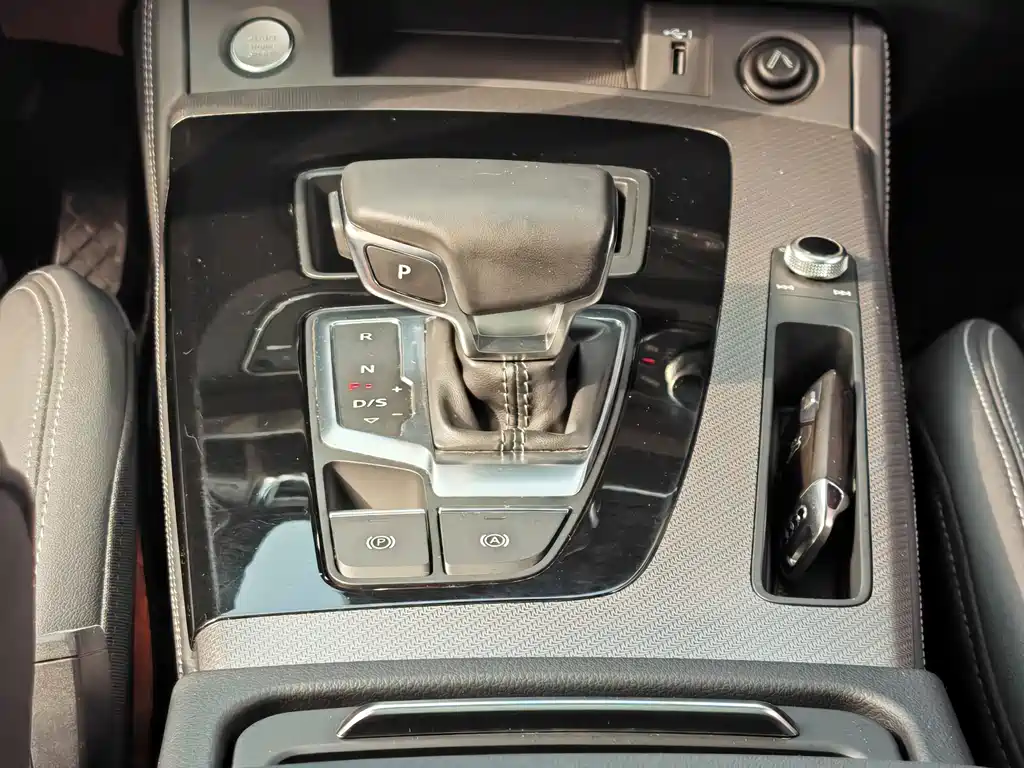 Audi Q5L 2022 40T luxury and dynamic model купить на сайте DeffCars