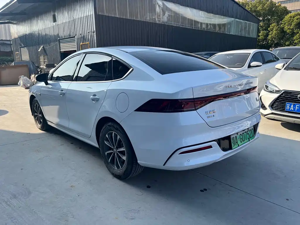 Qin PLUS 2024 Honor Edition DM-i 55KM Leading Type купить на сайте DeffCars