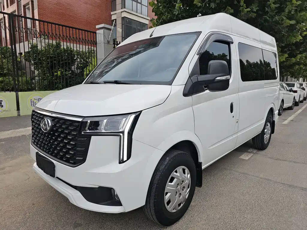 V80 2025 PRO Ao Yuntong 2.0T manual short shaft mid-top 5/6 seats купить на сайте DeffCars