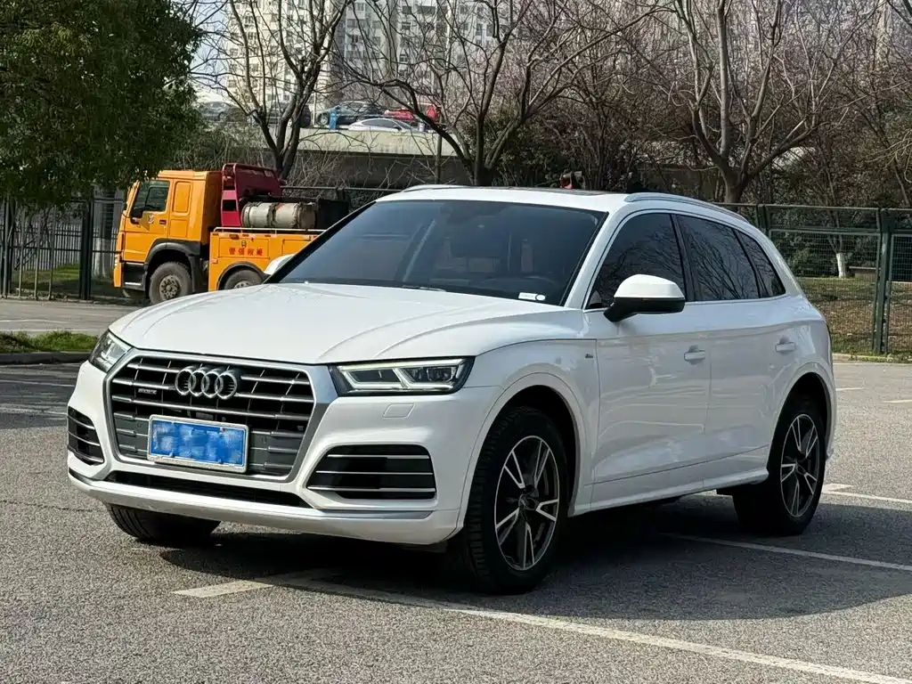 Audi Q5L 2020 40 TFSI enjoys fashionable style купить на сайте DeffCars