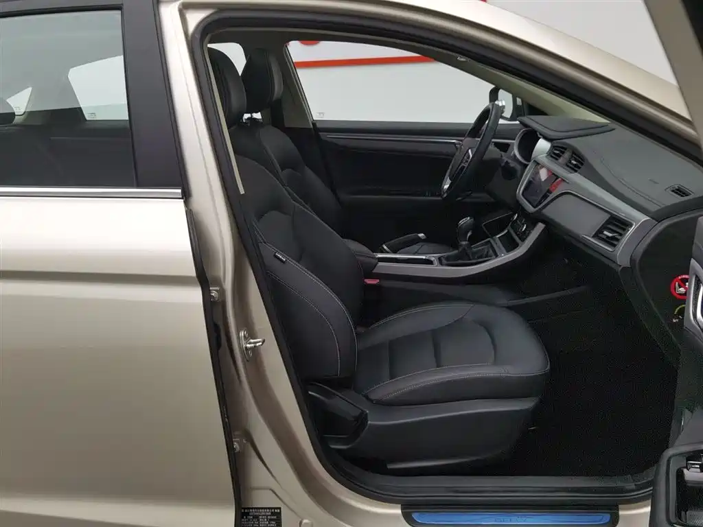 Emgrand GL 2018 1.8L manual elite smart connected model купить на сайте DeffCars