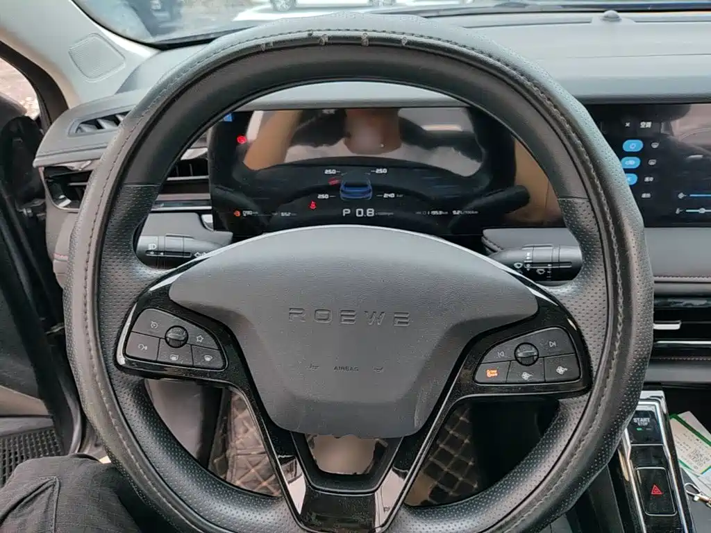 Roewe i5 2023 1.5L CVT Deluxe Edition купить на сайте DeffCars