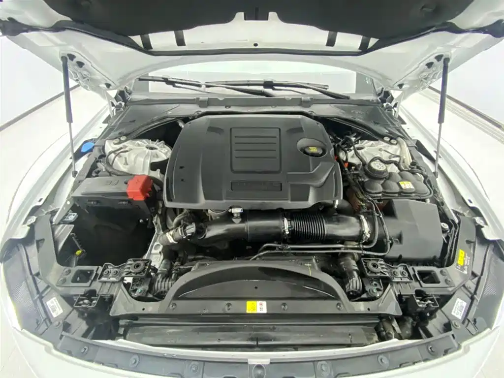 Jaguar XFL 2022 XFL 2.0T P250 two-wheel drive elite sports version купить на сайте DeffCars