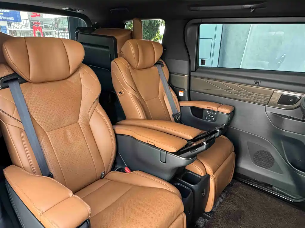 Wilfa 2024 Crown Dual Engine 2.5L Supreme Executive Edition купить на сайте DeffCars
