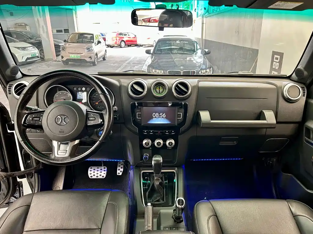 Beijing off-road BJ40 2016 40L 2.3T automatic four-wheel drive exclusive version купить на сайте DeffCars