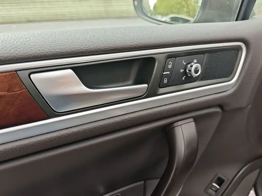Touareg 2015 3.0TSI standard model купить на сайте DeffCars