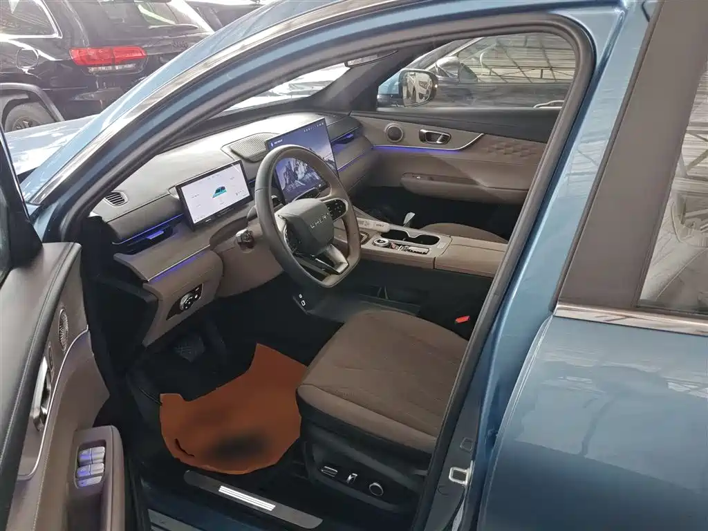 Tiggo 8 PLUS C-DM 2025 model 1.5T 116km premium type 5 seats купить на сайте DeffCars