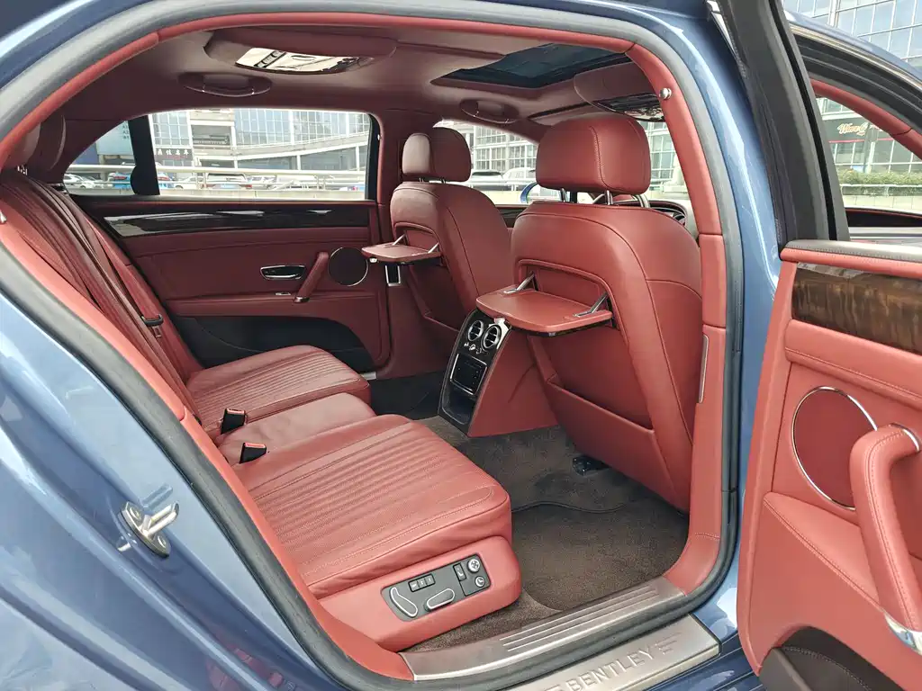 Flying Spur 2017 4.0T V8 Standard Edition купить на сайте DeffCars
